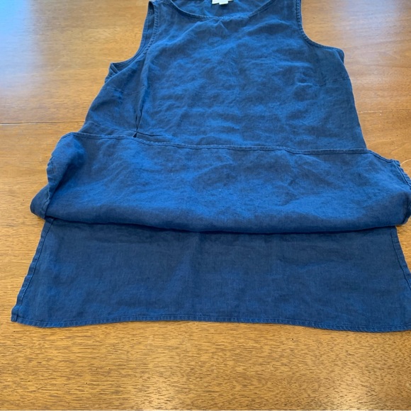 J. Jill blue linen sleeveless top with double split hem and gathered side - Picture 6 of 12